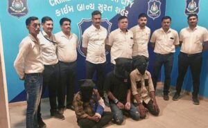 ચીકલીગર-ગેંગ-ડીસીબી