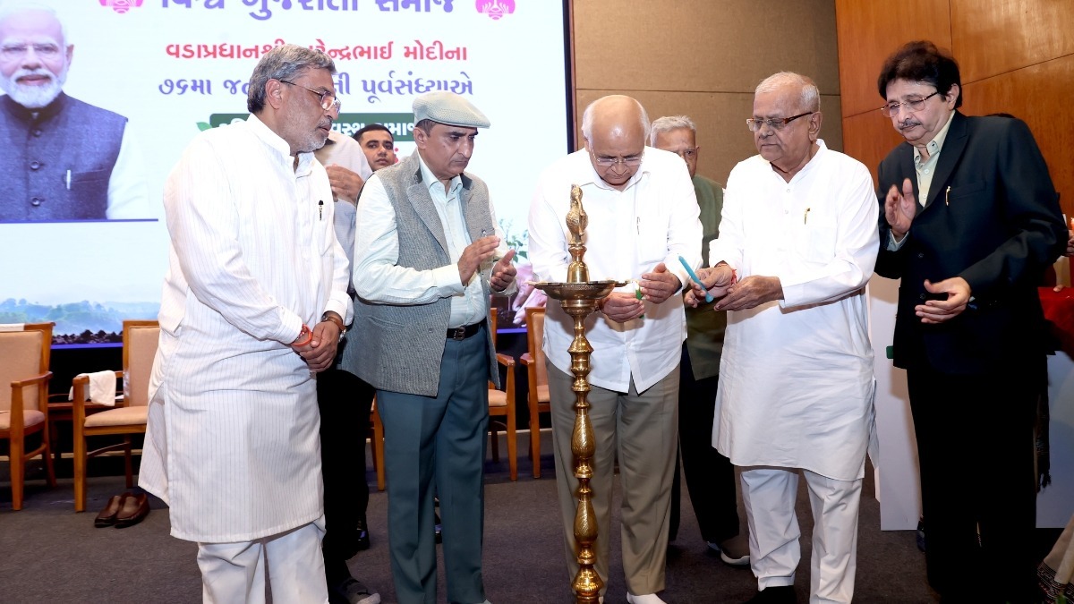 મુખ્યમંત્રી શ્રી ભૂપેન્દ્ર પટેલે વિશ્વ ગુજરાતી સમાજ દ્વારા આયોજિત ‘હરિત ઘર – સ્વસ્થ સમાજ’ અભિયાનનો શુભારંભ કરાવ્યો